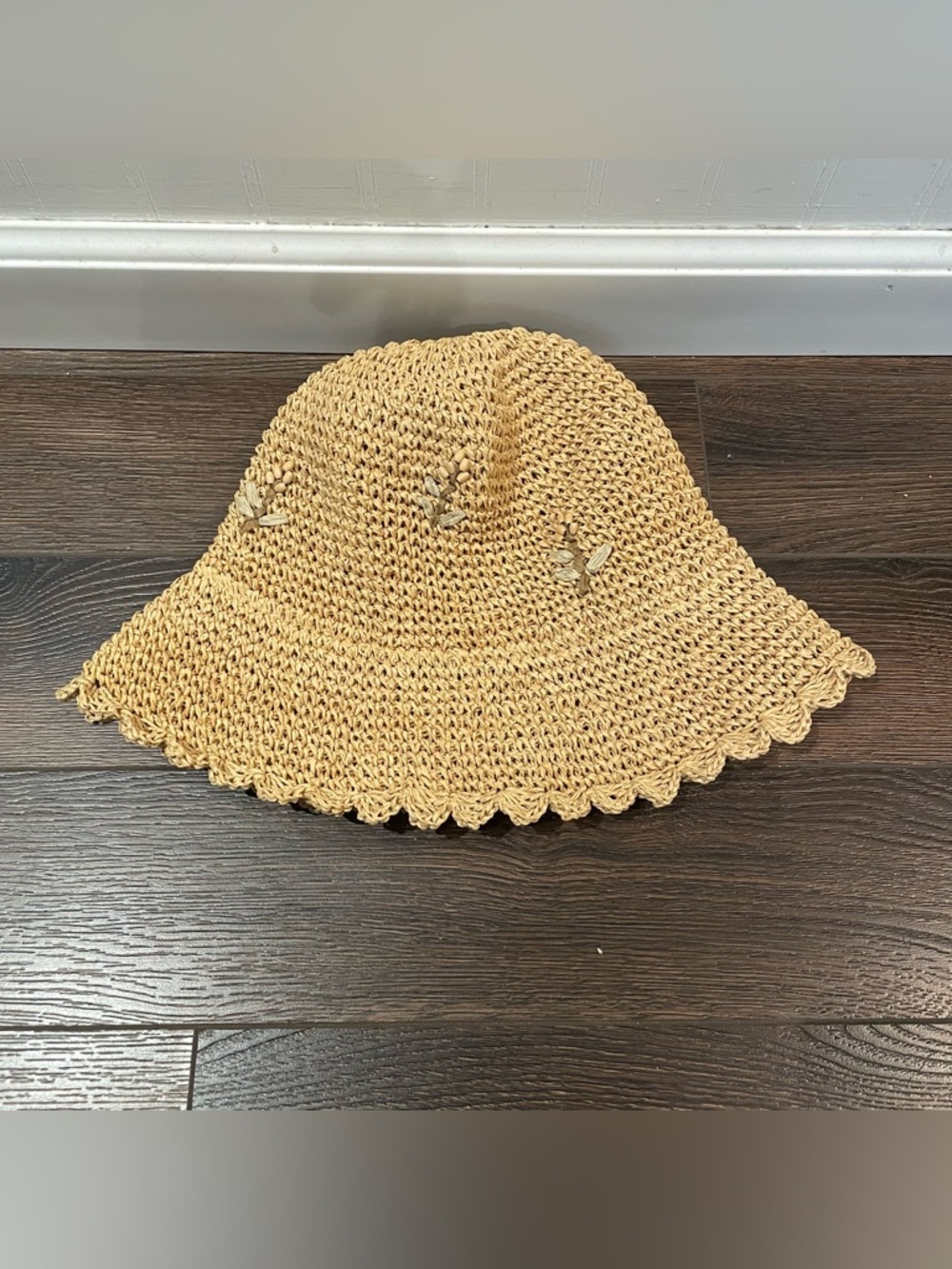 April Cornell 100% Straw Beaded Crocheted Scalloped Trim Beach Bucket Hat OS